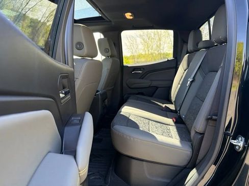 Used 2024 Chevrolet Colorado ZR2 w/ Technology Package AWD/4WD image 17