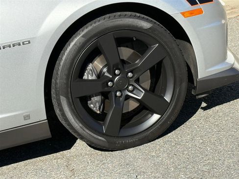 Used 2010 Chevrolet Camaro SS w/ LPO, Ground Effects Package image 34