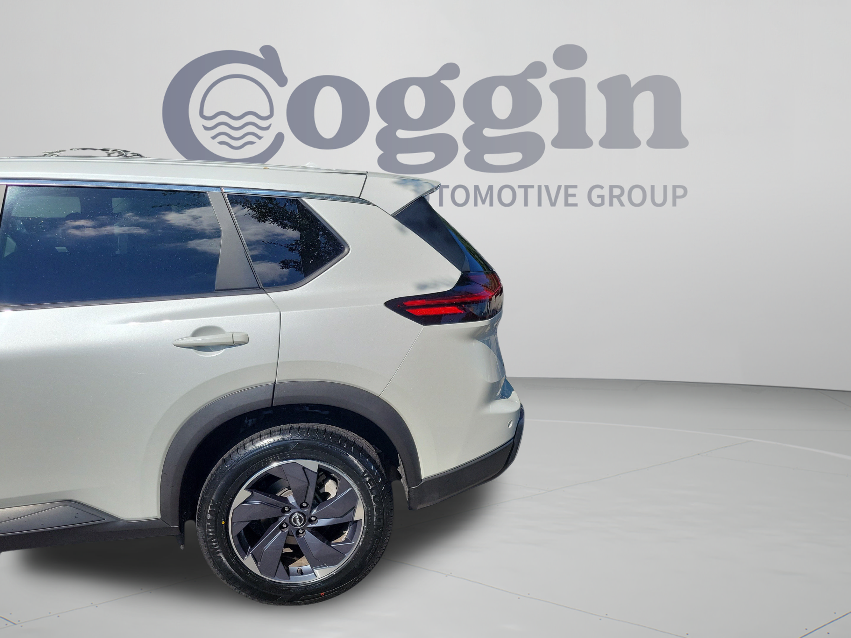 Used 2024 Nissan Rogue SV FWD image 29