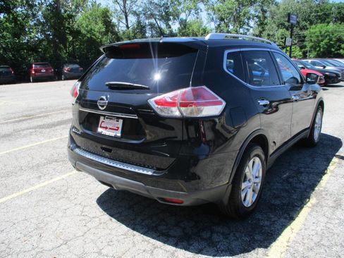 Used 2016 Nissan Rogue SV FWD image 3