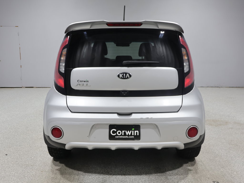 Used 2018 Kia Soul + FWD image 11