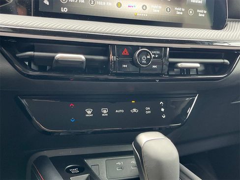 New 2025 Nissan Kicks SR image 24