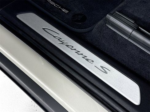 New 2026 Porsche Cayenne S image 13