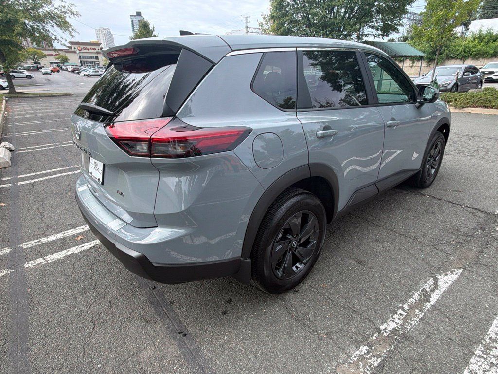 Used 2026 Nissan Rogue SV w/ Cold Weather Package AWD/4WD image 6
