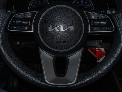 Used 2023 Kia Forte LXS w/ LXS Technology Package image 11