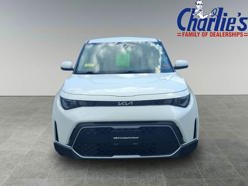 Used 2023 Kia Soul LX w/ LX Technology Package FWD image 2