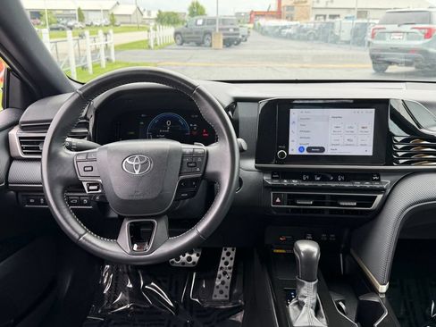 Used 2025 Toyota Camry SE FWD image 21