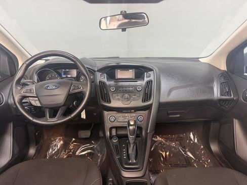 Used 2015 Ford Focus SE w/ SE Sport Package FWD image 18