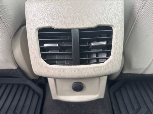 Used 2020 Ford Fusion SE image 13