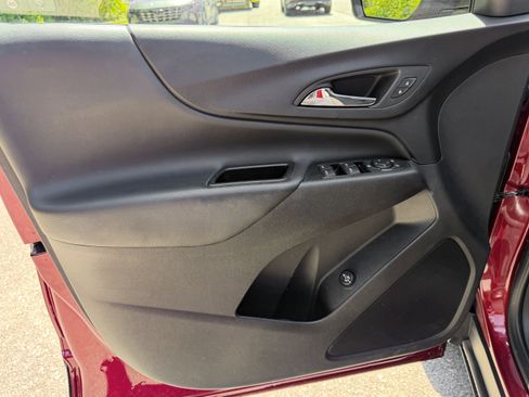 Used 2024 Chevrolet Equinox LT image 12