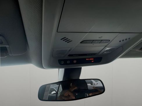Used 2019 Chevrolet Equinox LT FWD image 33