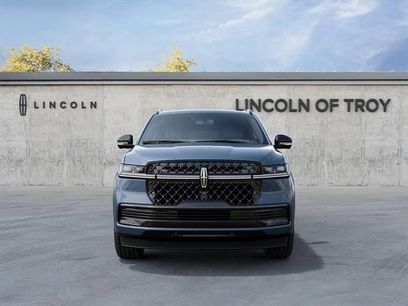 New 2027 Lincoln Navigator Reserve w/ Jet Appearance Package