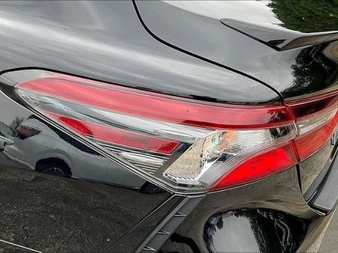 Used 2022 Toyota Camry SE FWD image 22