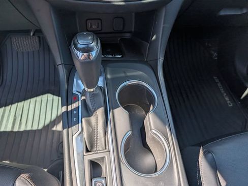Used 2018 Chevrolet Equinox Premier FWD image 20