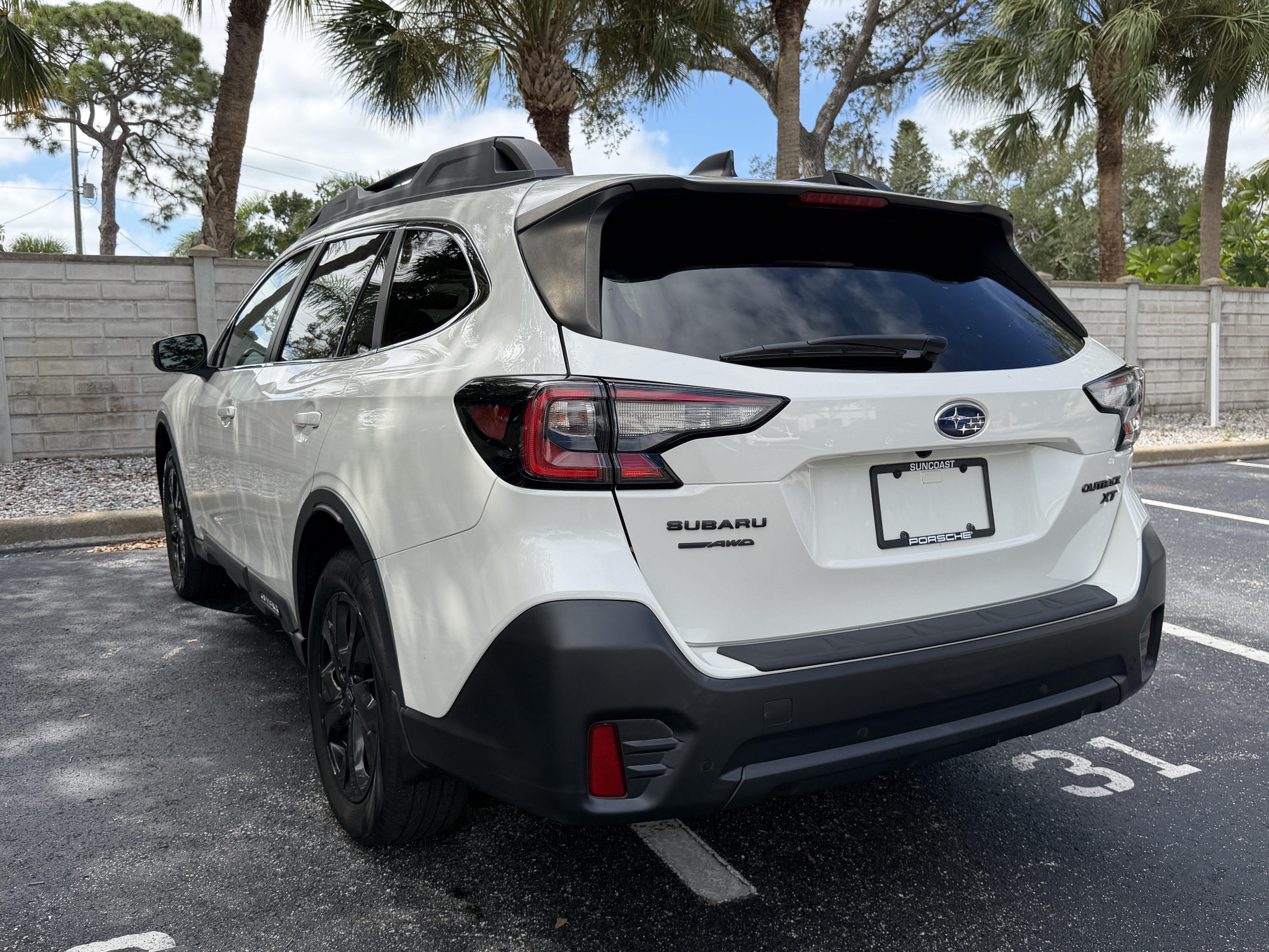 Used 2021 Subaru Outback Onyx Edition XT w/ Popular Package #2 AWD/4WD image 3