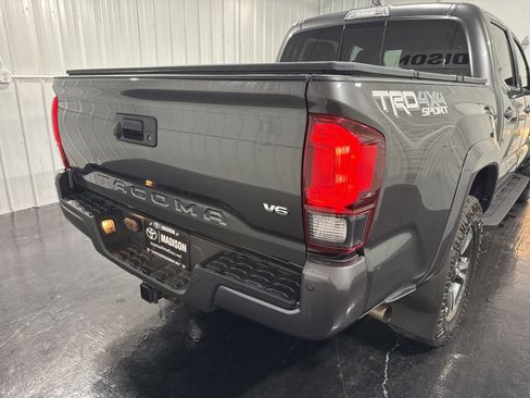 Used 2019 Toyota Tacoma TRD Sport AWD/4WD image 40