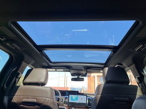 Used 2025 Ford Expedition King Ranch image 41