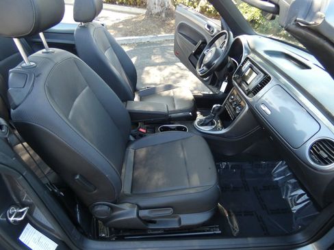 Used 2018 Volkswagen Beetle 2.0T S image 26