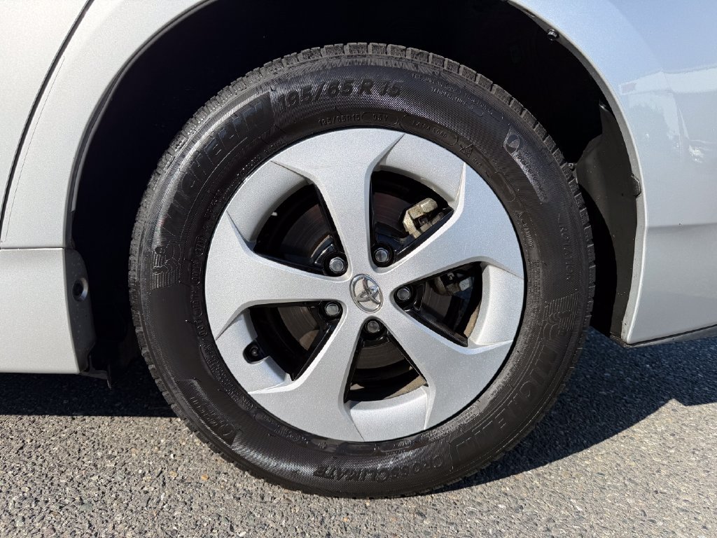Used 2015 Toyota Prius Two FWD image 9