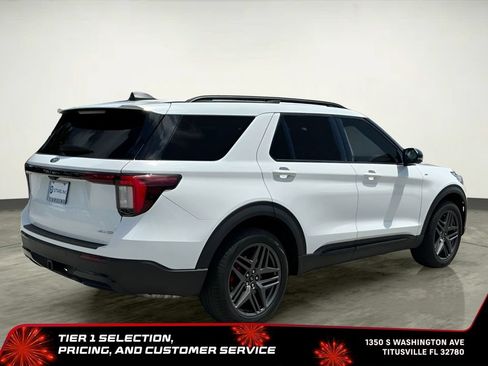 Used 2025 Ford Explorer ST-Line w/ ST-Line Street Pack AWD/4WD image 8
