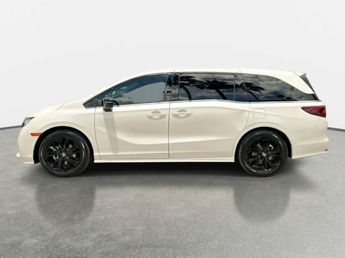 Used 2024 Honda Odyssey Sport image 4
