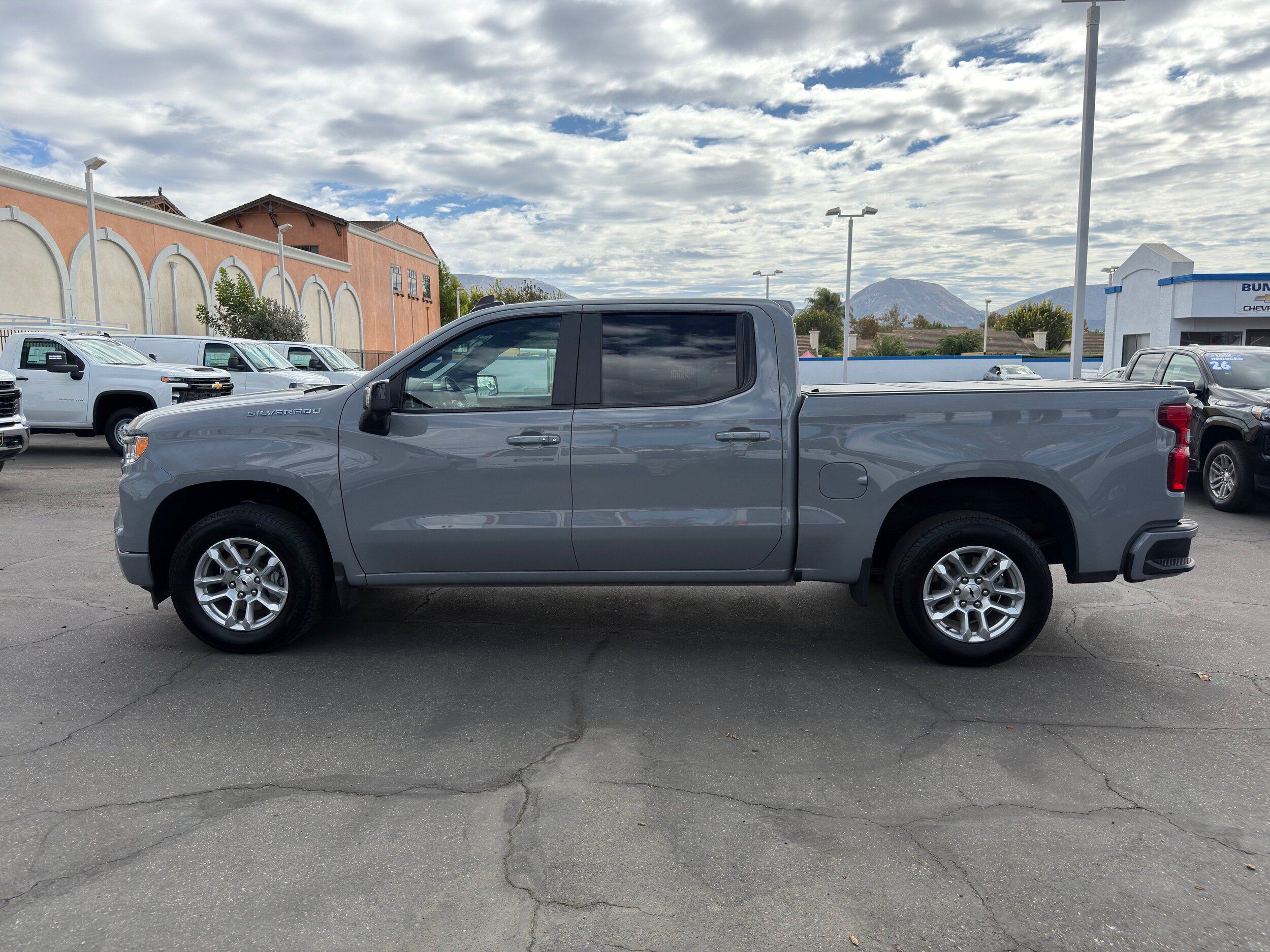 Used 2025 Chevrolet Silverado 1500 RST w/ Convenience Package II RWD image 5