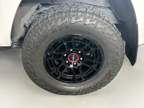 Used 2021 Toyota 4Runner SR5 image 11