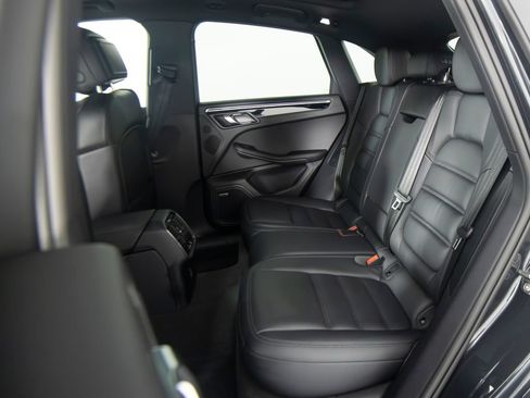 Certified 2026 Porsche Macan AWD/4WD image 40