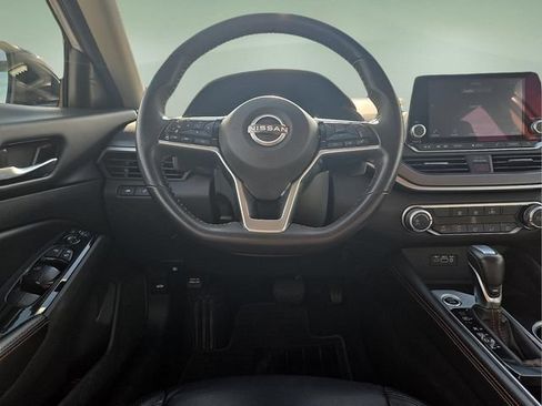 Used 2024 Nissan Altima 2.5 SR FWD image 19