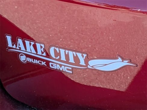 Used 2021 GMC Yukon Denali w/ Denali Premium Package image 12