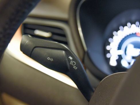 Used 2018 Lincoln MKC Select w/ Select Plus Package image 26