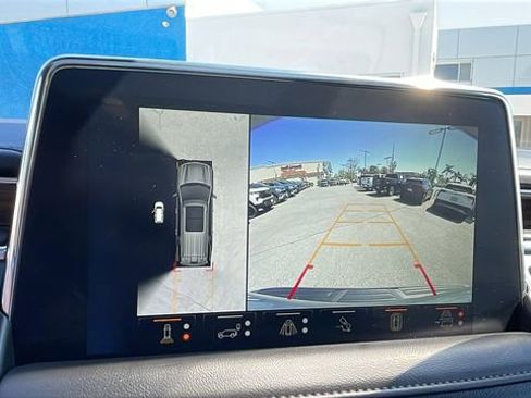 Used 2024 Chevrolet Suburban High Country w/ Advanced Technology Package image 19