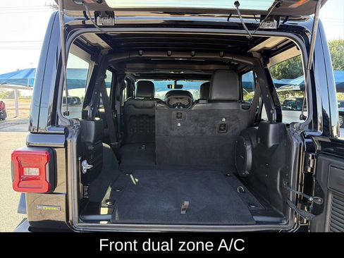 Used 2023 Jeep Wrangler Unlimited Rubicon w/ LED Lighting Group AWD/4WD image 7