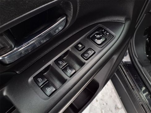 Used 2019 Mitsubishi Outlander FWD image 24