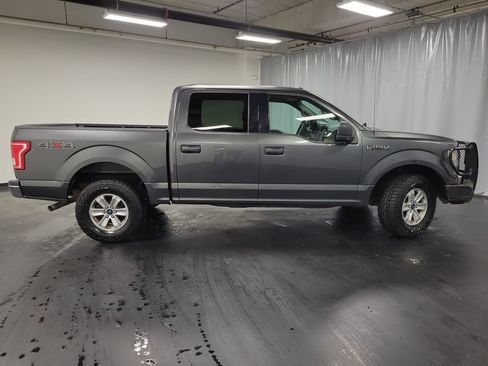 Used 2017 Ford F150 XLT image 10