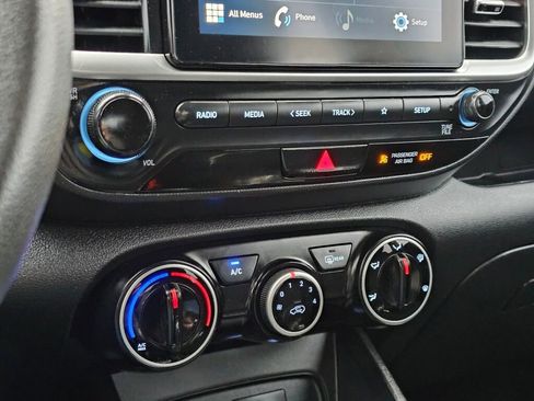 Used 2020 Hyundai Venue SE image 22