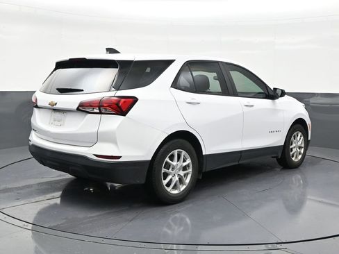Used 2023 Chevrolet Equinox LS FWD image 5