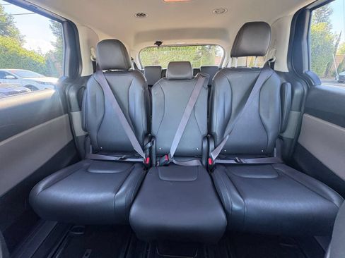 Used 2026 Kia Carnival FWD image 41