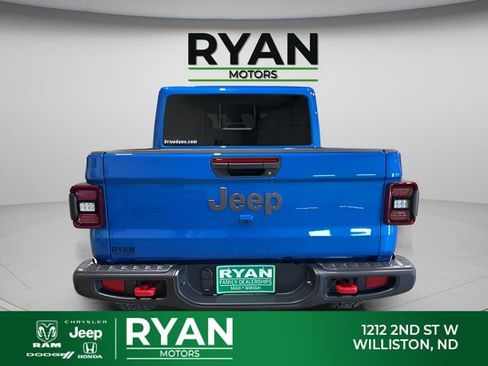 New 2025 Jeep Gladiator Rubicon w/ Convenience Group AWD/4WD image 7