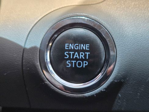 Used 2019 Toyota Avalon Limited FWD image 21