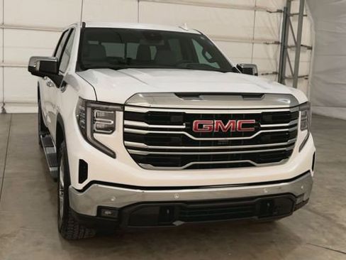 Used 2024 GMC Sierra 1500 SLT w/ SLT Premium Plus Package AWD/4WD image 7
