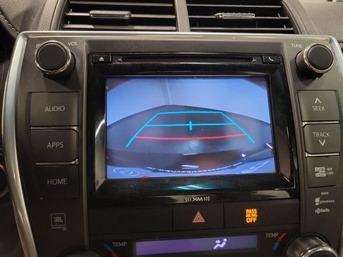 Used 2017 Toyota Camry XLE w/ Moonroof Package FWD image 23