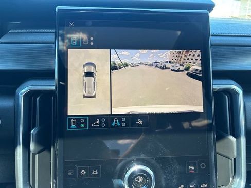 Used 2025 GMC Acadia Elevation w/ Elevation Premium Package AWD/4WD image 24