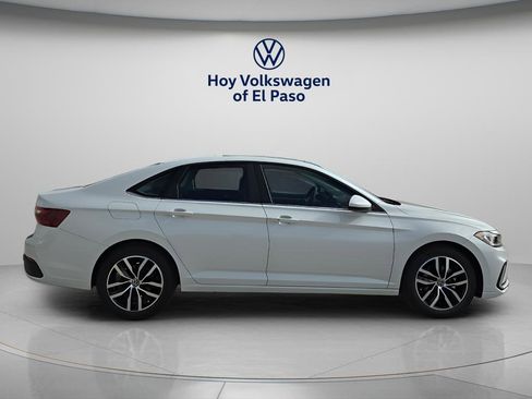 New 2026 Volkswagen Jetta SE image 2
