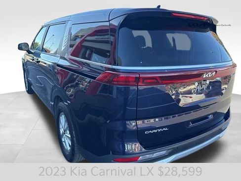 Certified 2023 Kia Carnival LX image 6