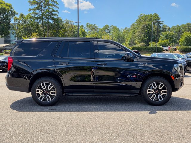 Used 2023 GMC Yukon AT4 w/ Technology Package AWD/4WD image 6