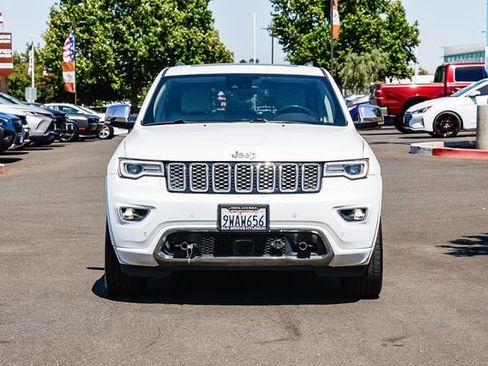 Used 2017 Jeep Grand Cherokee Overland w/ Jeep Active Safety Group AWD/4WD image 7