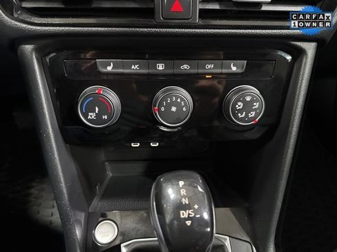 Used 2023 Volkswagen Taos SE w/ Black Wheel Package image 19