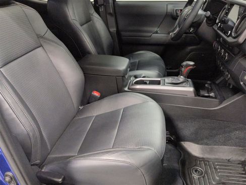 Used 2023 Toyota Tacoma TRD Off-Road w/ TRD Premium Off Road Package image 30