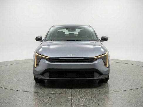 Used 2025 Kia K4 FWD image 2